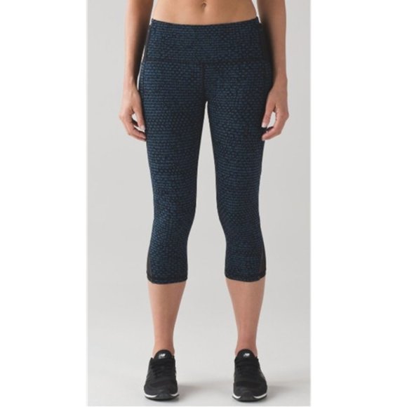 Lululemon Free Runner Crop (19") - Picture 1 of 16